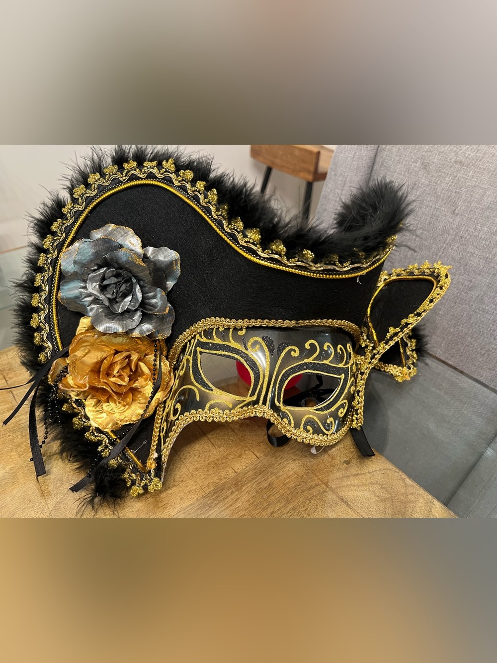 Venetian Pirate Lady Masquerade Mask Hat - Black Gold